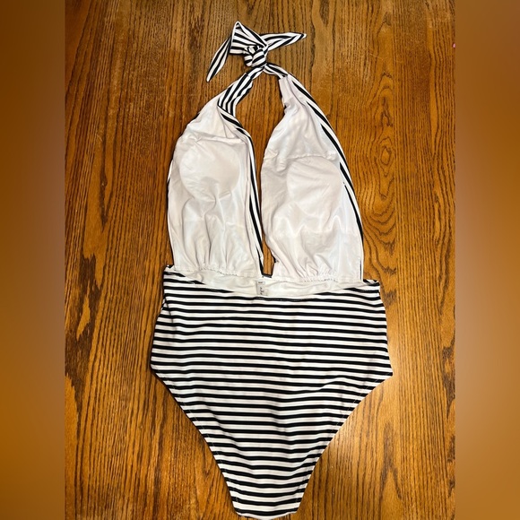 Cupshe Farewell Cambridge Stripe One-piece Swimsuit - Picture 5 of 9